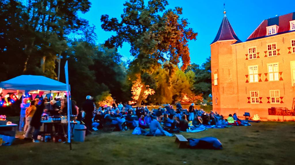 Film kijken in de buitenlucht